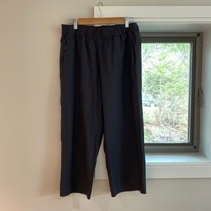 Cropped Lululemon pants
